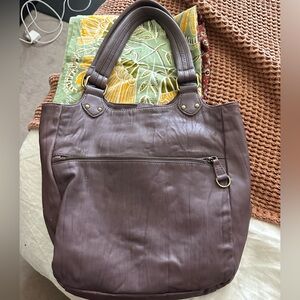 Classic Leather Tote Bag in Deep Plum
